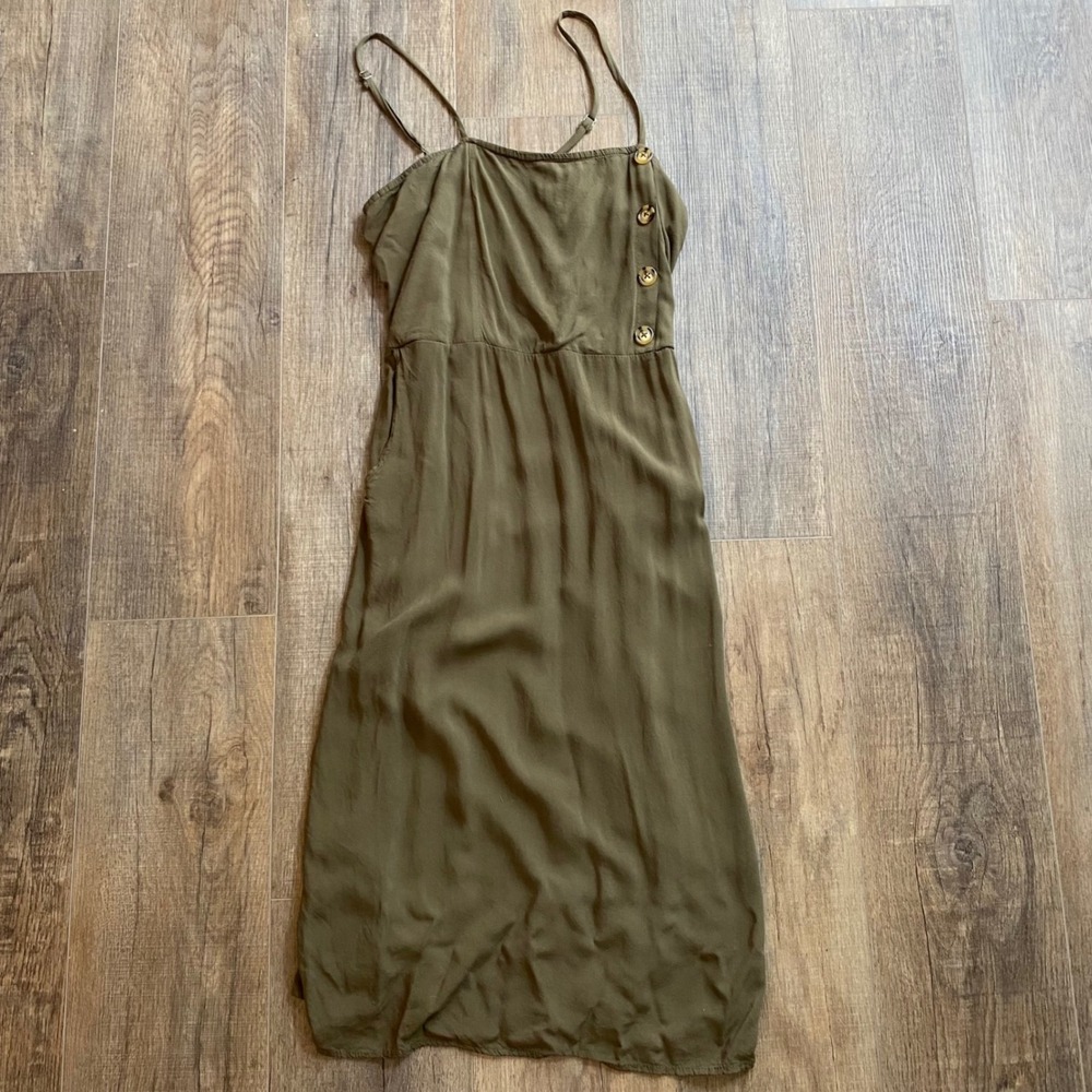 Xhilaration Olive Green Midi Dress Size L Pockets Side Slit Smocked Back Rayon